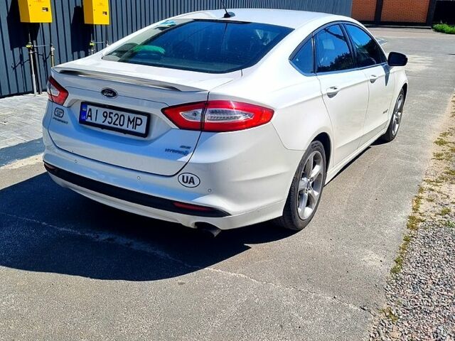 Білий Форд Фьюжен, об'ємом двигуна 2 л та пробігом 500 тис. км за 10500 $, фото 1 на Automoto.ua