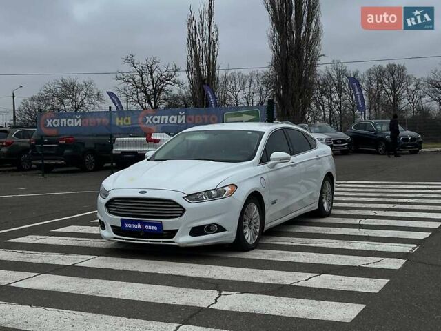 Белый Форд Фьюжн, объемом двигателя 2 л и пробегом 174 тыс. км за 11500 $, фото 1 на Automoto.ua