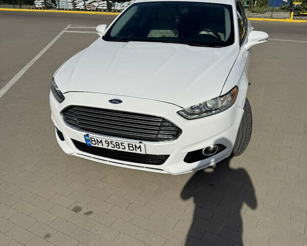 Білий Форд Фьюжен, об'ємом двигуна 2 л та пробігом 194 тис. км за 11000 $, фото 1 на Automoto.ua