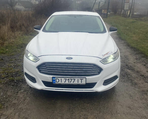 Білий Форд Фьюжен, об'ємом двигуна 2.49 л та пробігом 240 тис. км за 11000 $, фото 1 на Automoto.ua