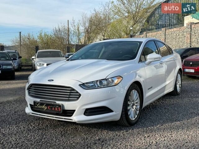 Білий Форд Фьюжен, об'ємом двигуна 2 л та пробігом 113 тис. км за 11500 $, фото 1 на Automoto.ua