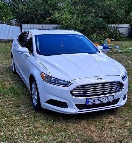 Білий Форд Фьюжен, об'ємом двигуна 2.5 л та пробігом 1050 тис. км за 10500 $, фото 1 на Automoto.ua