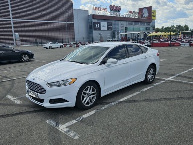 Белый Форд Фьюжн, объемом двигателя 2.5 л и пробегом 220 тыс. км за 10900 $, фото 1 на Automoto.ua