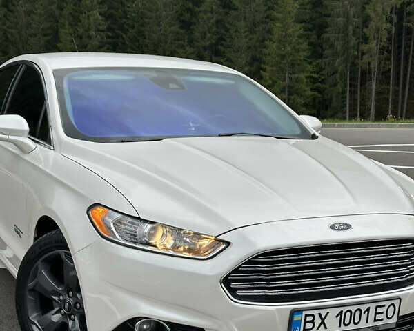 Белый Форд Фьюжн, объемом двигателя 2 л и пробегом 162 тыс. км за 13000 $, фото 1 на Automoto.ua