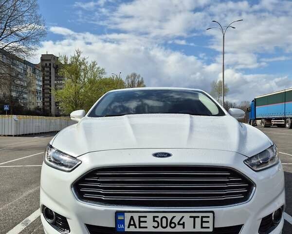 Белый Форд Фьюжн, объемом двигателя 1.5 л и пробегом 184 тыс. км за 10000 $, фото 1 на Automoto.ua