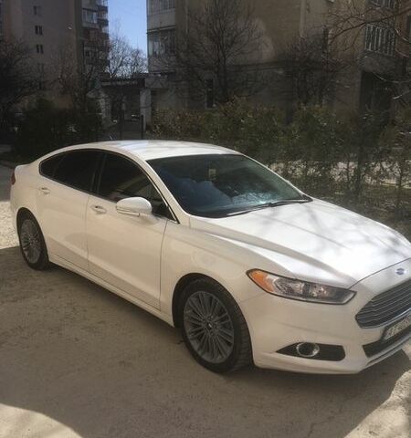 Білий Форд Фьюжен, об'ємом двигуна 2 л та пробігом 140 тис. км за 11300 $, фото 1 на Automoto.ua