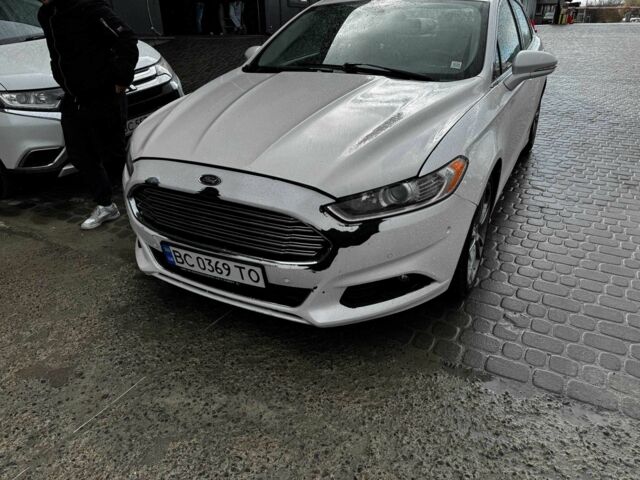 Белый Форд Фьюжн, объемом двигателя 2 л и пробегом 220 тыс. км за 7590 $, фото 1 на Automoto.ua