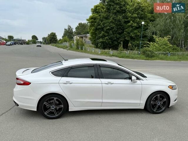 Белый Форд Фьюжн, объемом двигателя 2 л и пробегом 145 тыс. км за 11000 $, фото 1 на Automoto.ua