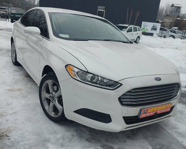 Белый Форд Фьюжн, объемом двигателя 2.5 л и пробегом 172 тыс. км за 9300 $, фото 1 на Automoto.ua