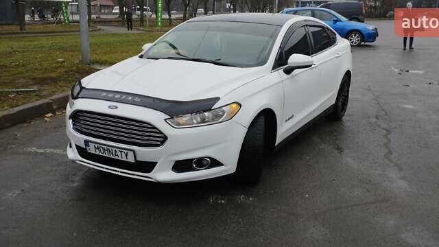 Белый Форд Фьюжн, объемом двигателя 2 л и пробегом 240 тыс. км за 11800 $, фото 1 на Automoto.ua