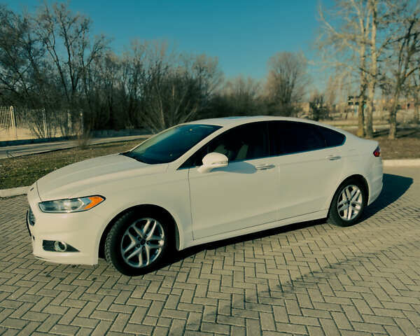 Белый Форд Фьюжн, объемом двигателя 2.5 л и пробегом 123 тыс. км за 11700 $, фото 1 на Automoto.ua