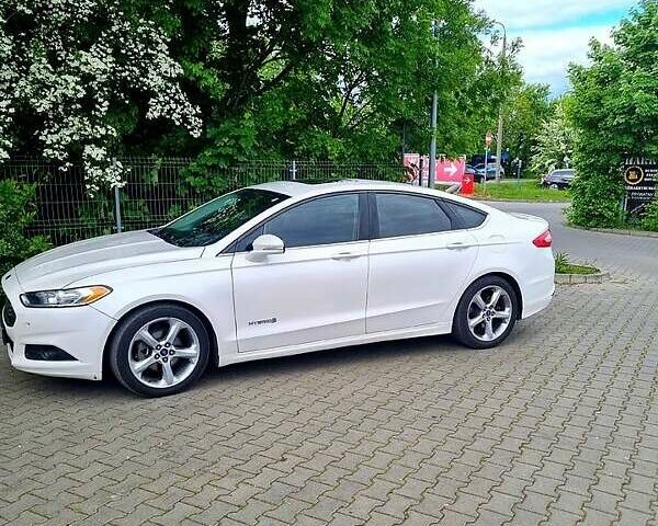 Белый Форд Фьюжн, объемом двигателя 2 л и пробегом 500 тыс. км за 10500 $, фото 1 на Automoto.ua