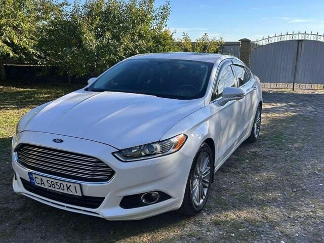 Белый Форд Фьюжн, объемом двигателя 2 л и пробегом 250 тыс. км за 9800 $, фото 1 на Automoto.ua