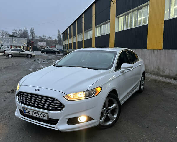 Белый Форд Фьюжн, объемом двигателя 2.49 л и пробегом 253 тыс. км за 9600 $, фото 1 на Automoto.ua