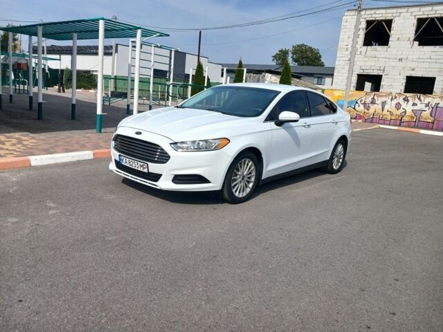 Белый Форд Фьюжн, объемом двигателя 2.5 л и пробегом 178 тыс. км за 10500 $, фото 1 на Automoto.ua