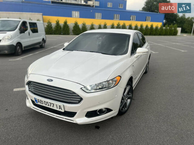 Белый Форд Фьюжн, объемом двигателя 2 л и пробегом 190 тыс. км за 13300 $, фото 1 на Automoto.ua