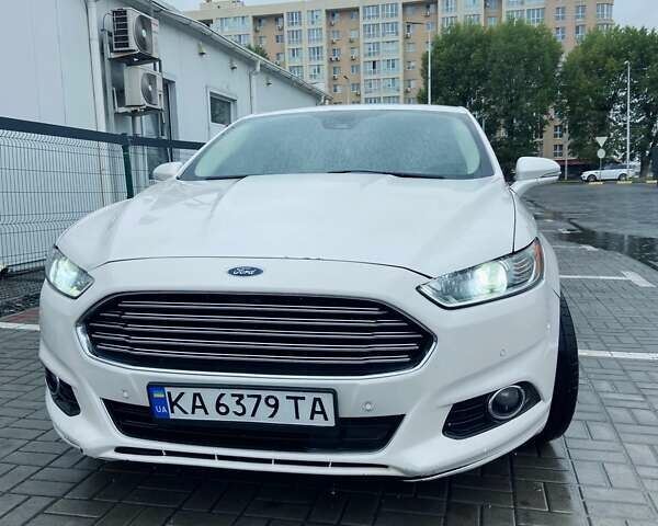 Білий Форд Фьюжен, об'ємом двигуна 2 л та пробігом 164 тис. км за 13200 $, фото 1 на Automoto.ua