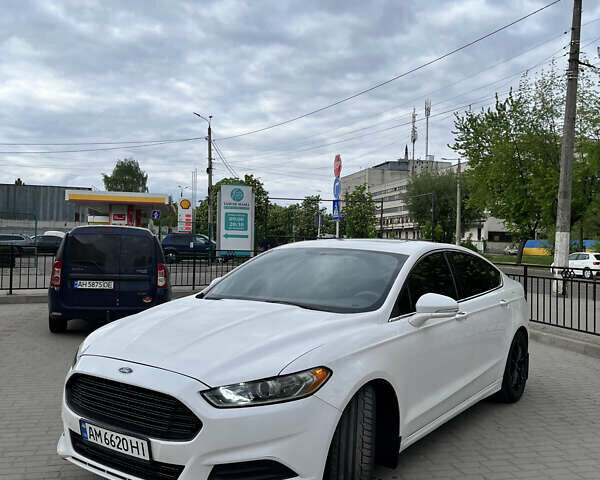 Белый Форд Фьюжн, объемом двигателя 2.5 л и пробегом 180 тыс. км за 13700 $, фото 1 на Automoto.ua