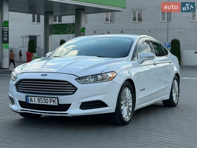 Білий Форд Фьюжен, об'ємом двигуна 2 л та пробігом 292 тис. км за 9500 $, фото 1 на Automoto.ua