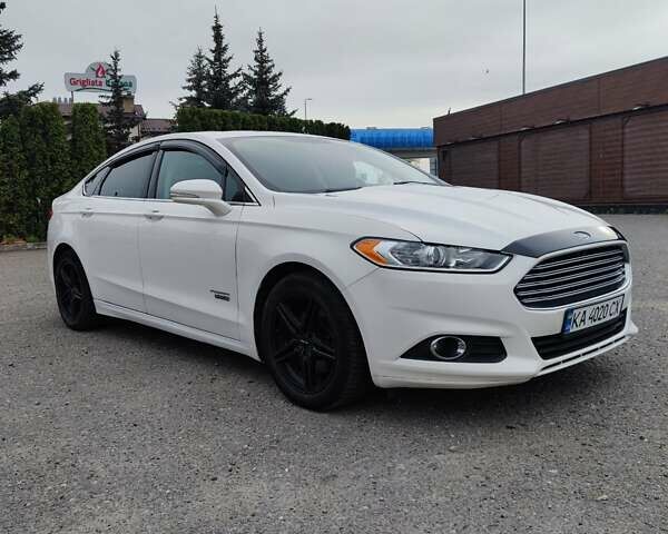 Белый Форд Фьюжн, объемом двигателя 2 л и пробегом 133 тыс. км за 14500 $, фото 1 на Automoto.ua