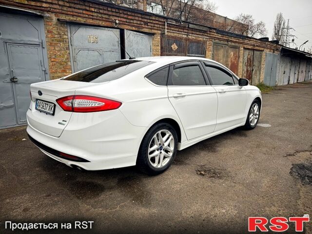 Белый Форд Фьюжн, объемом двигателя 1.5 л и пробегом 204 тыс. км за 8000 $, фото 1 на Automoto.ua