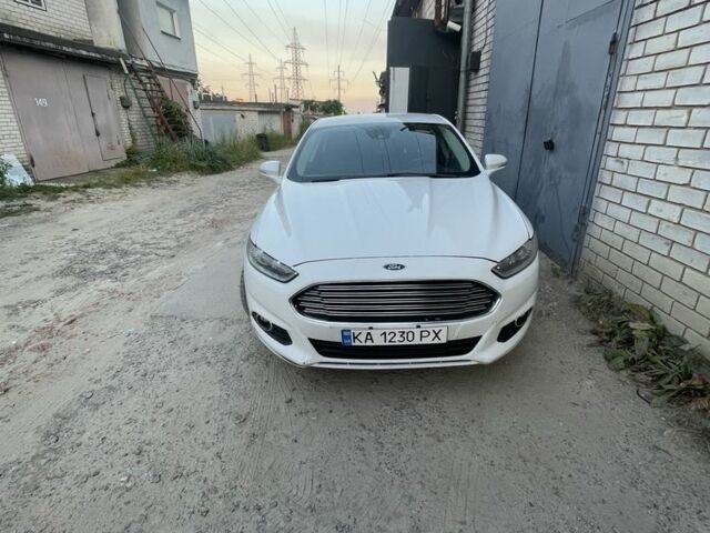 Білий Форд Фьюжен, об'ємом двигуна 2 л та пробігом 250 тис. км за 8300 $, фото 1 на Automoto.ua