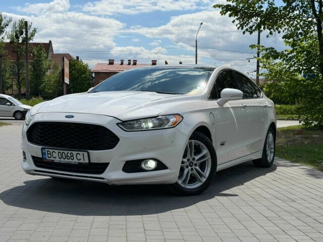 Белый Форд Фьюжн, объемом двигателя 2 л и пробегом 204 тыс. км за 9900 $, фото 1 на Automoto.ua