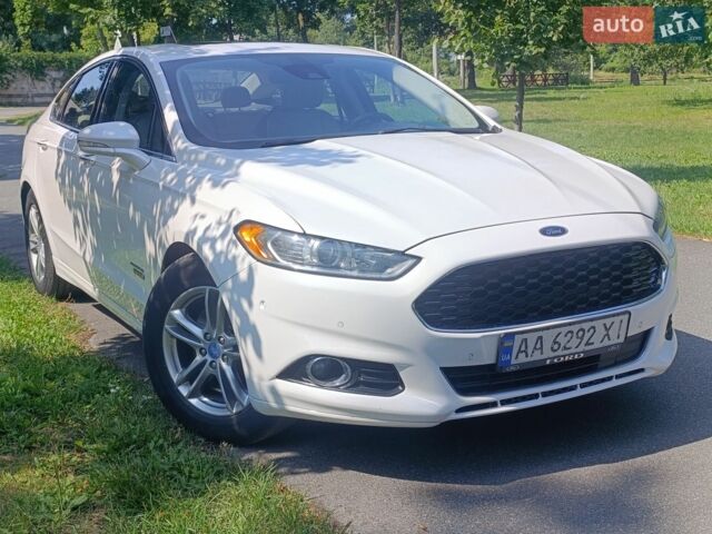 Білий Форд Фьюжен, об'ємом двигуна 2 л та пробігом 207 тис. км за 12500 $, фото 1 на Automoto.ua