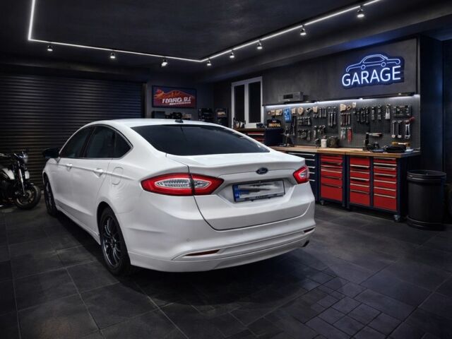 Белый Форд Фьюжн, объемом двигателя 0 л и пробегом 160 тыс. км за 8000 $, фото 1 на Automoto.ua