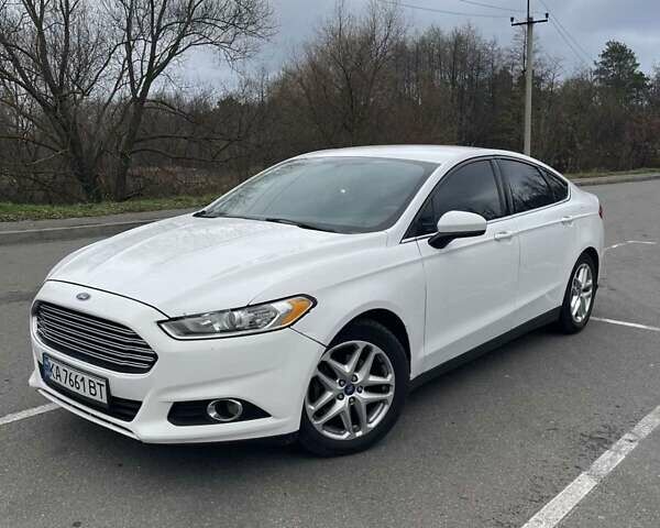 Білий Форд Фьюжен, об'ємом двигуна 2.5 л та пробігом 245 тис. км за 9300 $, фото 1 на Automoto.ua