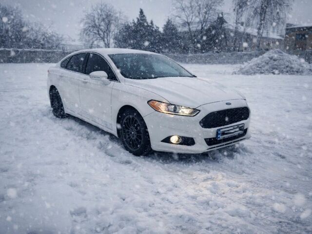 Белый Форд Фьюжн, объемом двигателя 0 л и пробегом 163 тыс. км за 7700 $, фото 1 на Automoto.ua