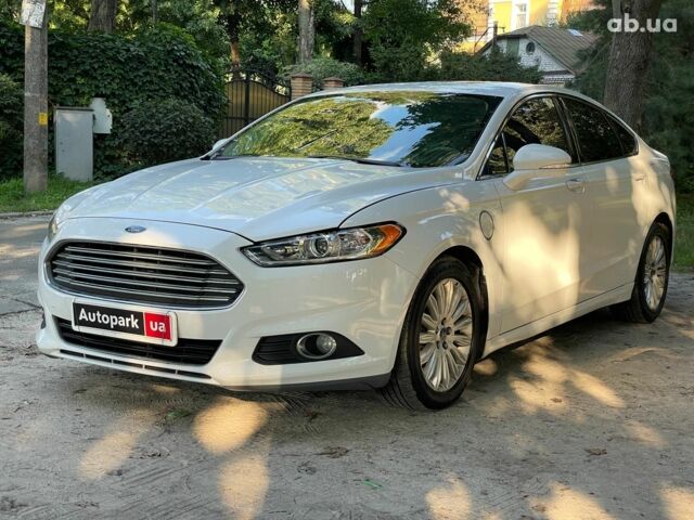 Белый Форд Фьюжн, объемом двигателя 2 л и пробегом 163 тыс. км за 12790 $, фото 1 на Automoto.ua