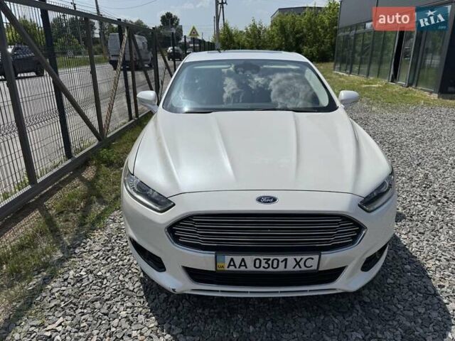 Білий Форд Фьюжен, об'ємом двигуна 2 л та пробігом 148 тис. км за 14000 $, фото 1 на Automoto.ua