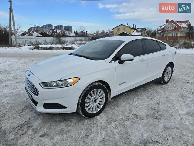 Белый Форд Фьюжн, объемом двигателя 2 л и пробегом 240 тыс. км за 10000 $, фото 1 на Automoto.ua