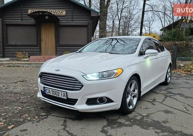 Білий Форд Фьюжен, об'ємом двигуна 2.5 л та пробігом 240 тис. км за 9449 $, фото 1 на Automoto.ua