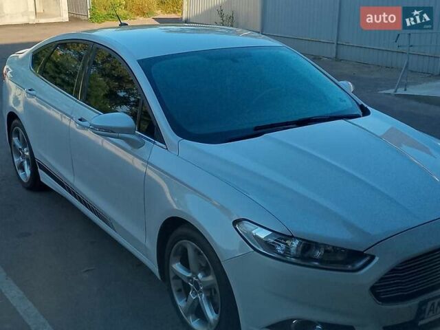 Білий Форд Фьюжен, об'ємом двигуна 2.5 л та пробігом 170 тис. км за 9500 $, фото 1 на Automoto.ua
