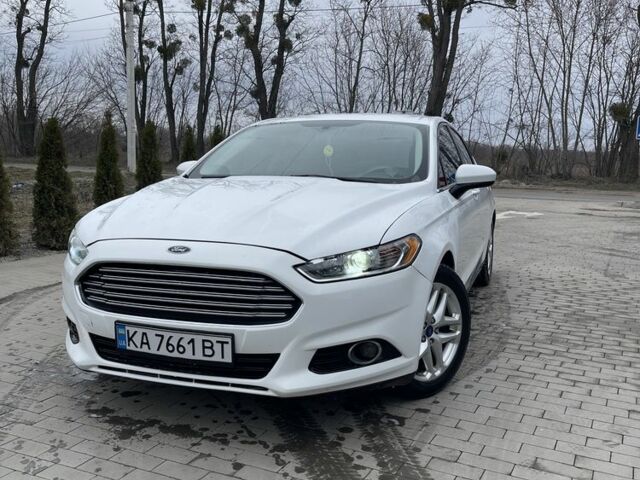 Белый Форд Фьюжн, объемом двигателя 0 л и пробегом 250 тыс. км за 7991 $, фото 1 на Automoto.ua