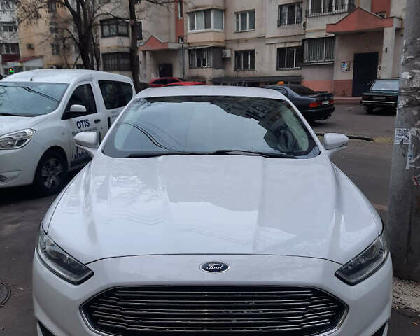 Белый Форд Фьюжн, объемом двигателя 1.5 л и пробегом 123 тыс. км за 9100 $, фото 1 на Automoto.ua