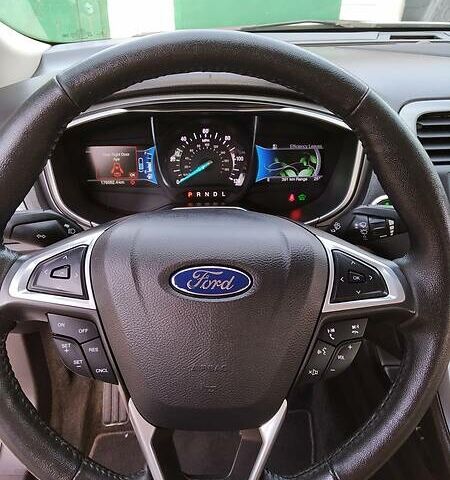 Белый Форд Фьюжн, объемом двигателя 2 л и пробегом 235 тыс. км за 10500 $, фото 1 на Automoto.ua