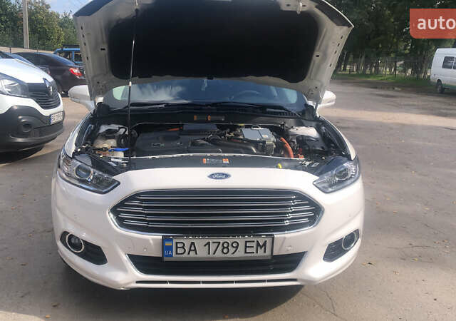 Белый Форд Фьюжн, объемом двигателя 2 л и пробегом 196 тыс. км за 15300 $, фото 1 на Automoto.ua
