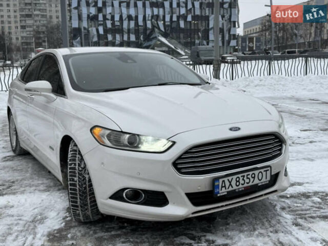 Белый Форд Фьюжн, объемом двигателя 2 л и пробегом 130 тыс. км за 13900 $, фото 1 на Automoto.ua