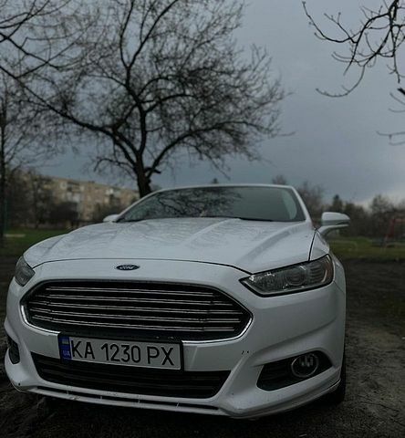 Білий Форд Фьюжен, об'ємом двигуна 2 л та пробігом 250 тис. км за 8200 $, фото 1 на Automoto.ua