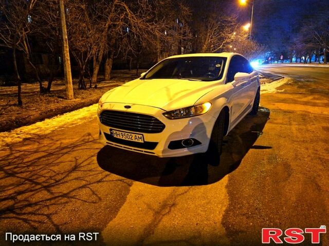 Білий Форд Фьюжен, об'ємом двигуна 2.5 л та пробігом 235 тис. км за 9500 $, фото 1 на Automoto.ua