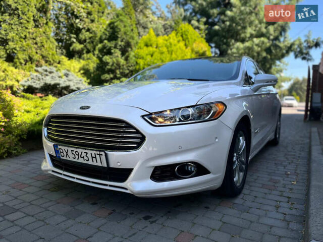 Білий Форд Фьюжен, об'ємом двигуна 2 л та пробігом 177 тис. км за 11995 $, фото 1 на Automoto.ua