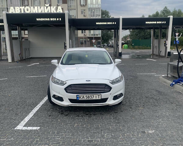 Білий Форд Фьюжен, об'ємом двигуна 2.5 л та пробігом 238 тис. км за 9300 $, фото 1 на Automoto.ua
