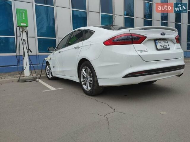 Белый Форд Фьюжн, объемом двигателя 2 л и пробегом 240 тыс. км за 10800 $, фото 1 на Automoto.ua