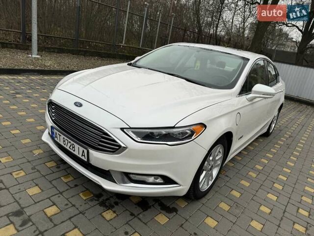 Белый Форд Фьюжн, объемом двигателя 2 л и пробегом 260 тыс. км за 13400 $, фото 1 на Automoto.ua