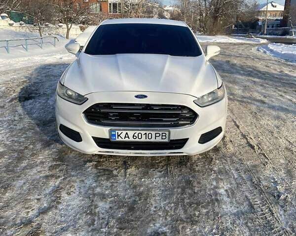 Білий Форд Фьюжен, об'ємом двигуна 2.5 л та пробігом 306 тис. км за 9600 $, фото 1 на Automoto.ua