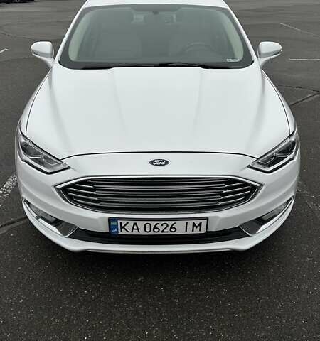 Білий Форд Фьюжен, об'ємом двигуна 2 л та пробігом 126 тис. км за 12000 $, фото 1 на Automoto.ua