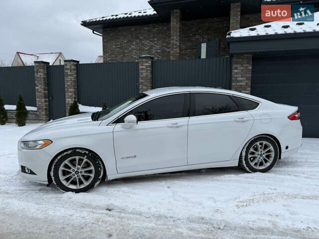 Белый Форд Фьюжн, объемом двигателя 2 л и пробегом 352 тыс. км за 9200 $, фото 1 на Automoto.ua